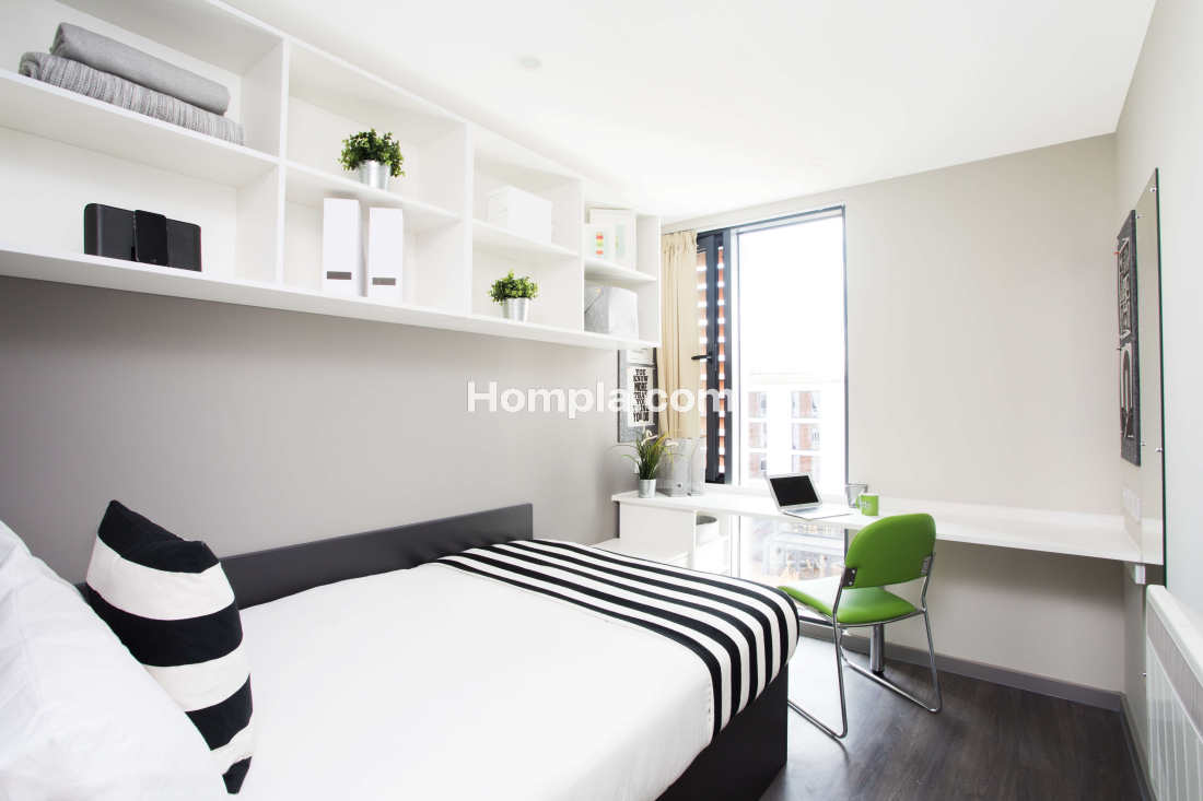 Salisbury Court apartment