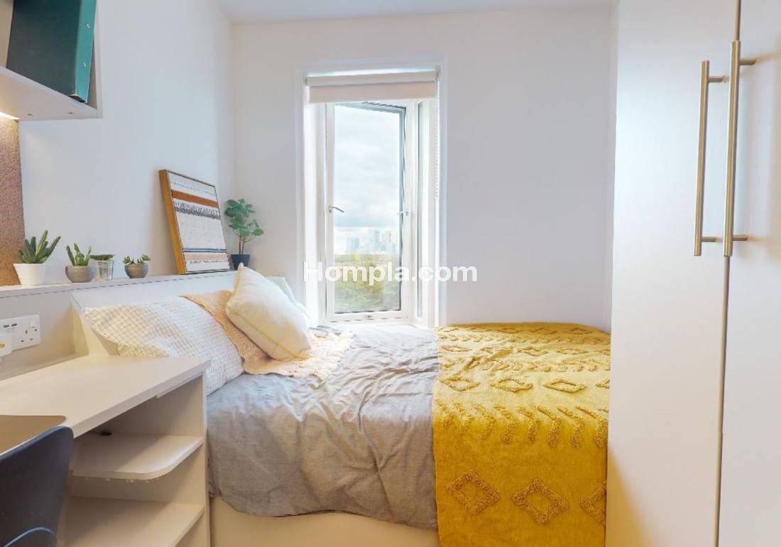 iQ East Court apartment