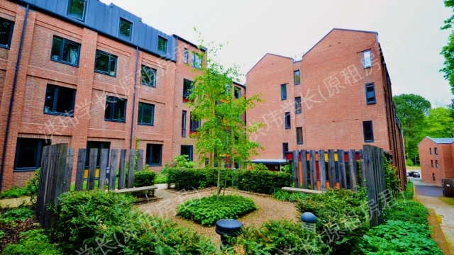 The Village at The Viaduct公寓