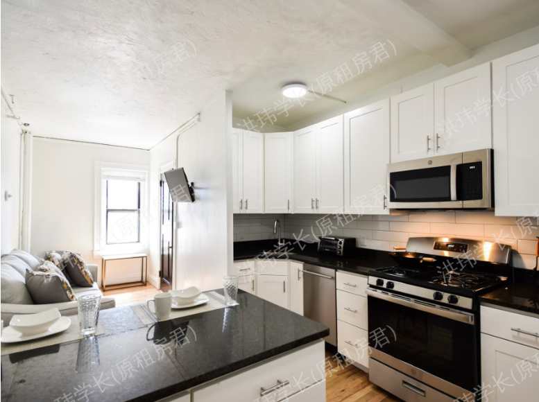 Westland & Hemenway Apartments公寓