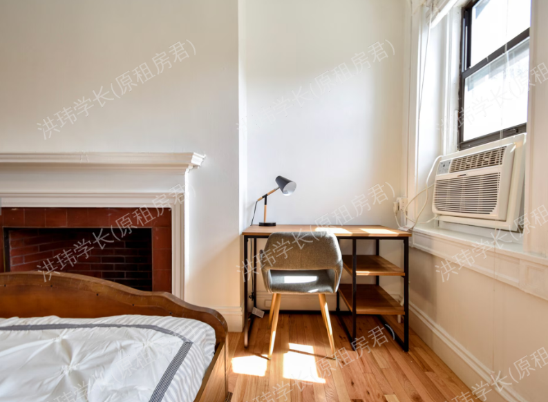 Westland & Hemenway Apartments公寓