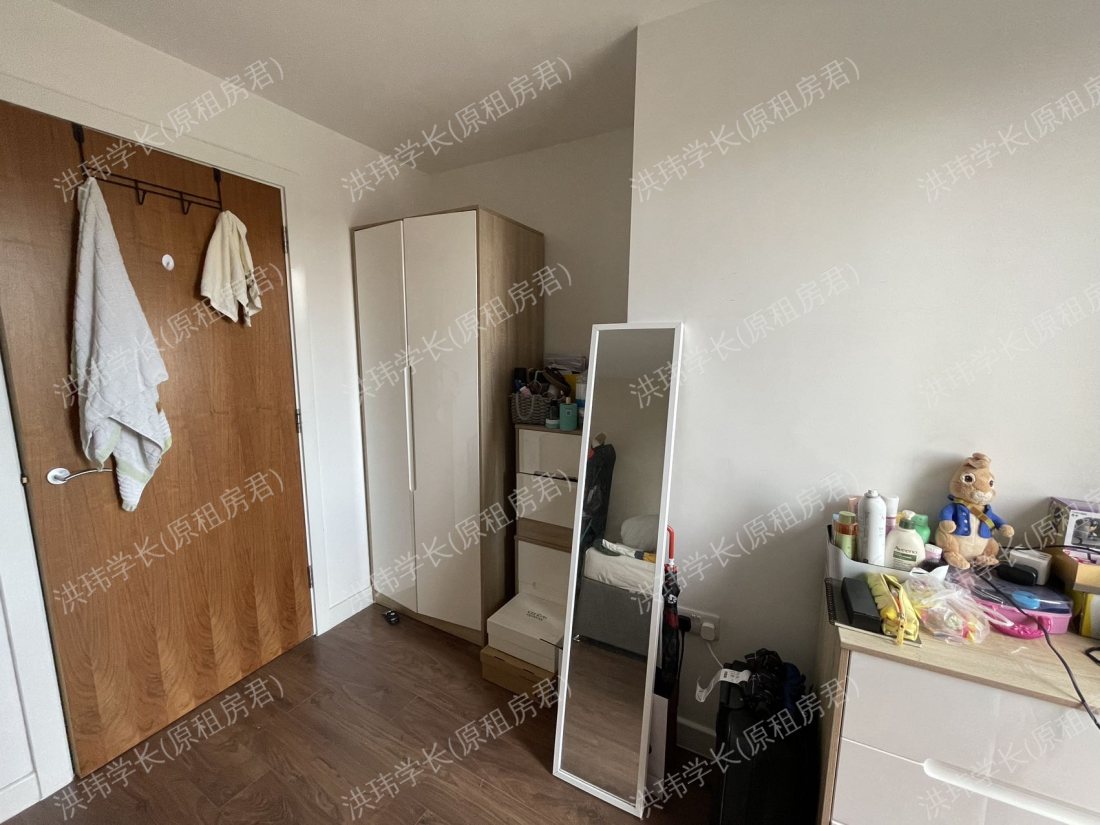 The Riverside 公寓