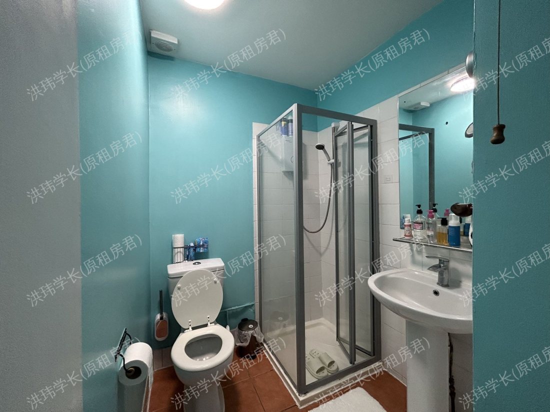 first floor flat公寓