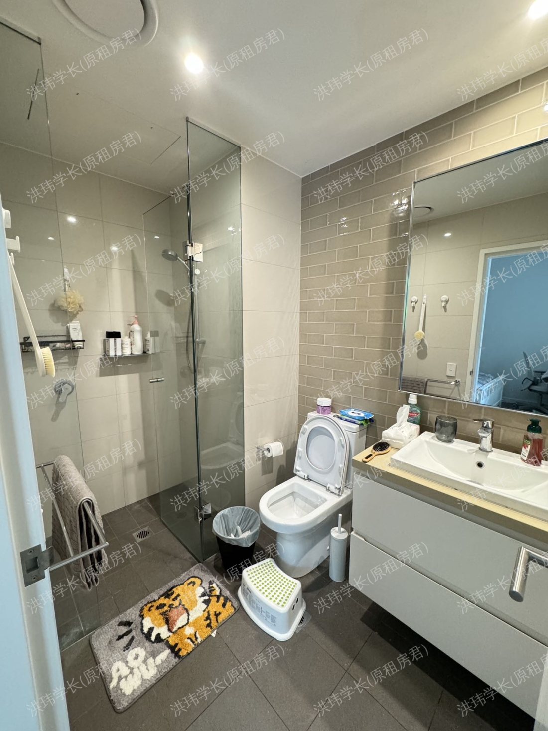 86 Wigram Road公寓