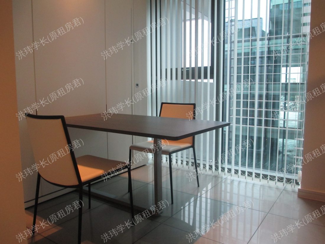 Triton building公寓