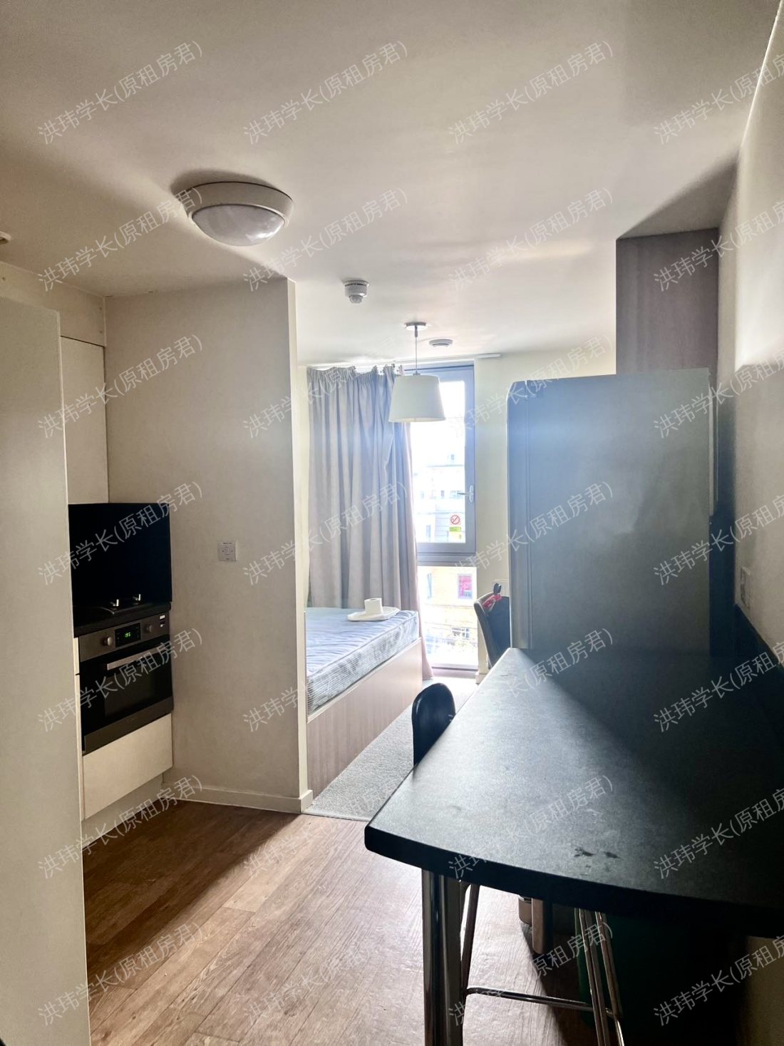 Moonraker Point公寓