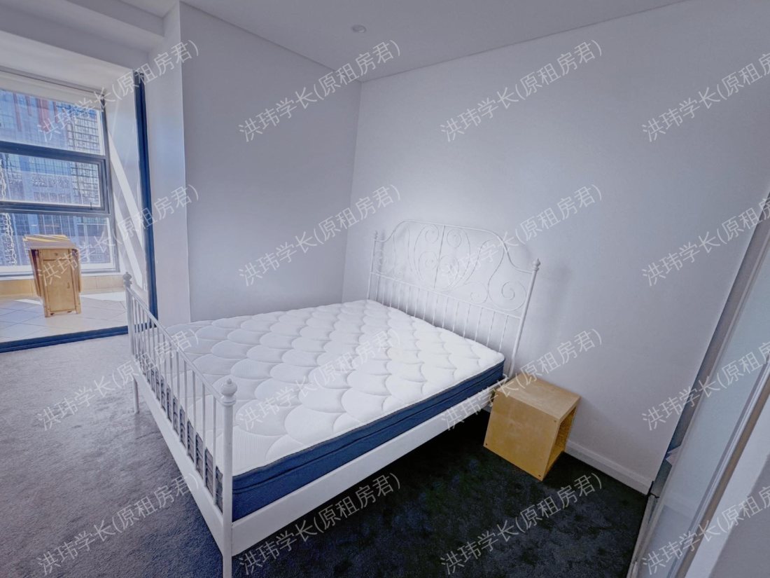 World Tower Meriton Suites公寓