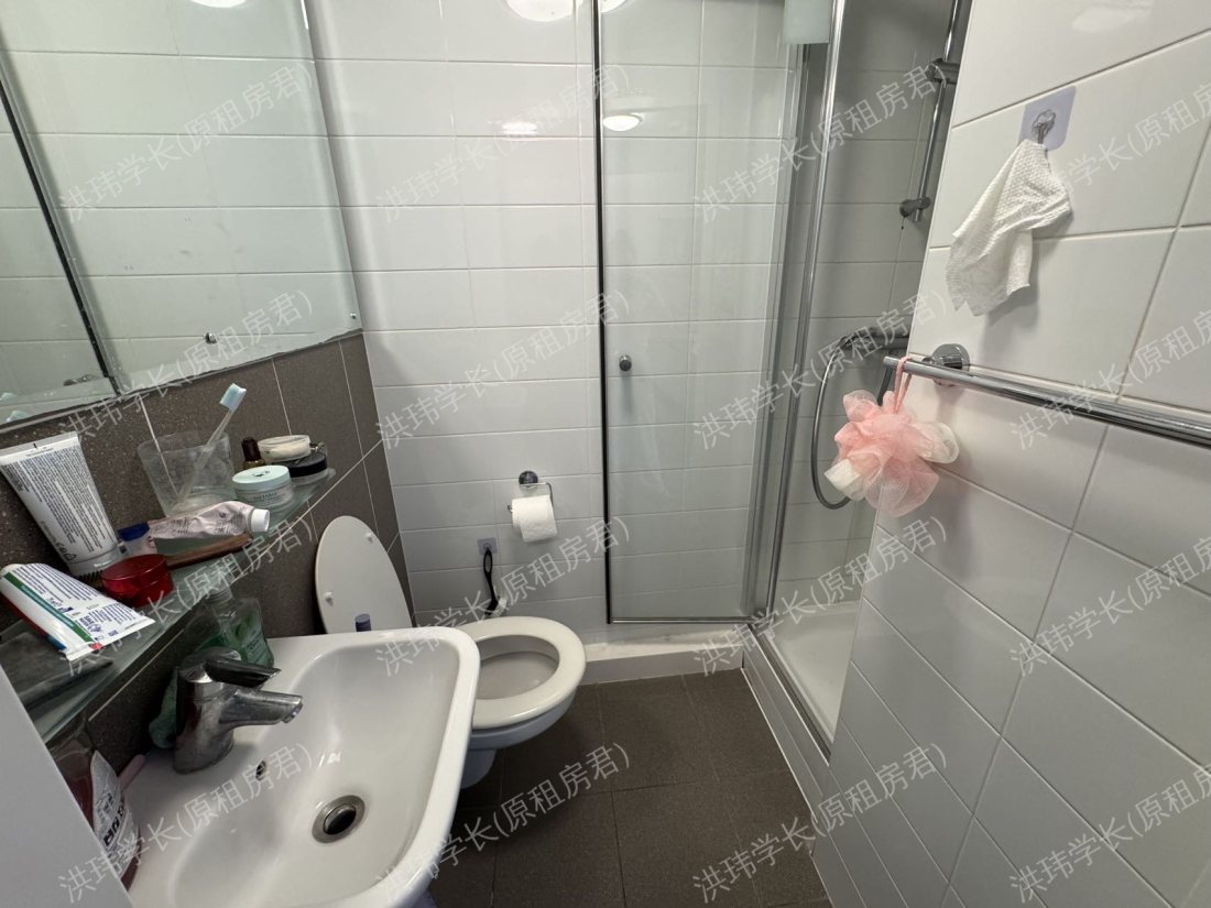 iQ Sterling Court公寓