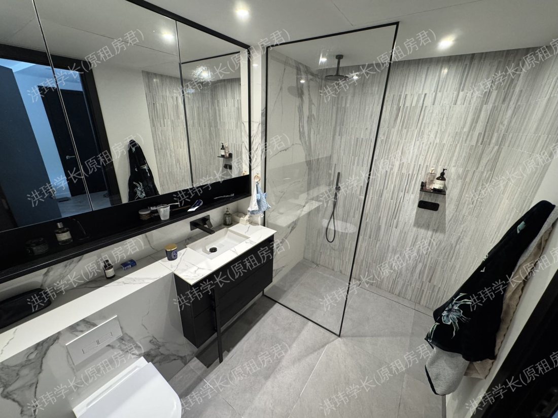 Triptych Place公寓