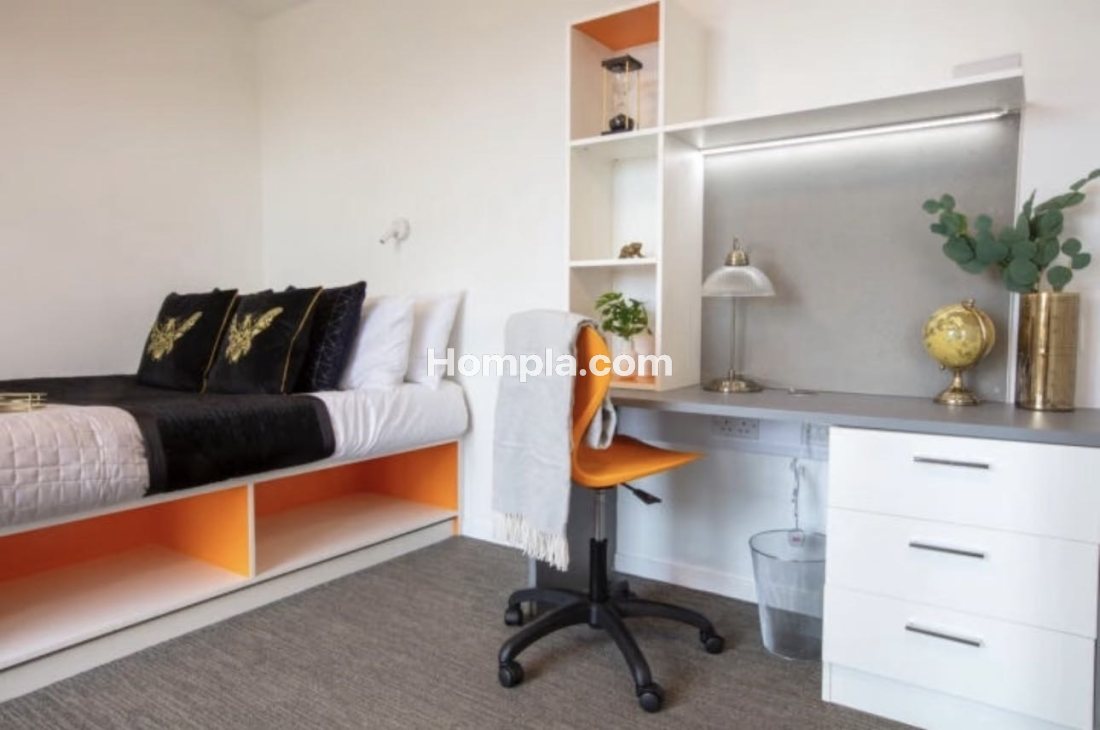 Fraser Studios apartment