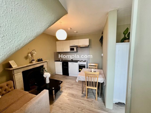 13 Glazbury Road apartment