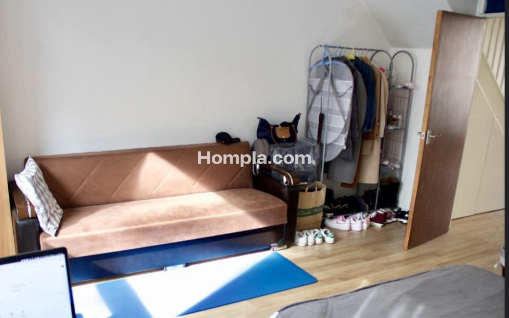 22 Compton Close apartment