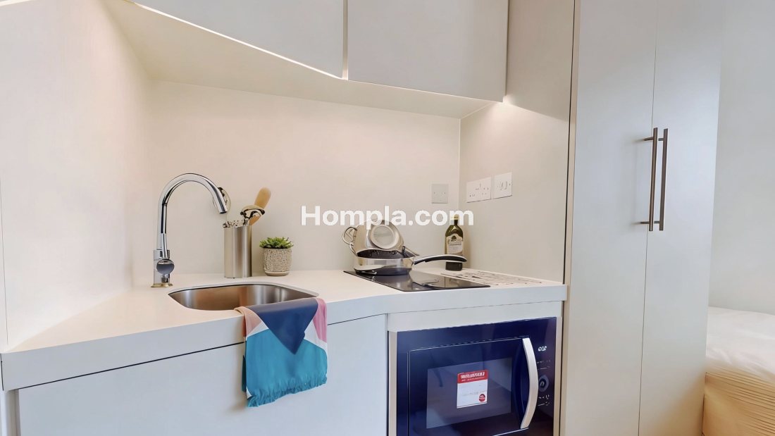 iQ East Court apartment