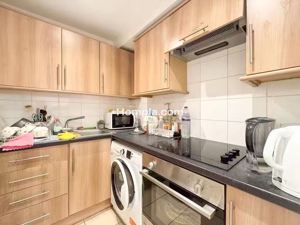 Warren Court apartment