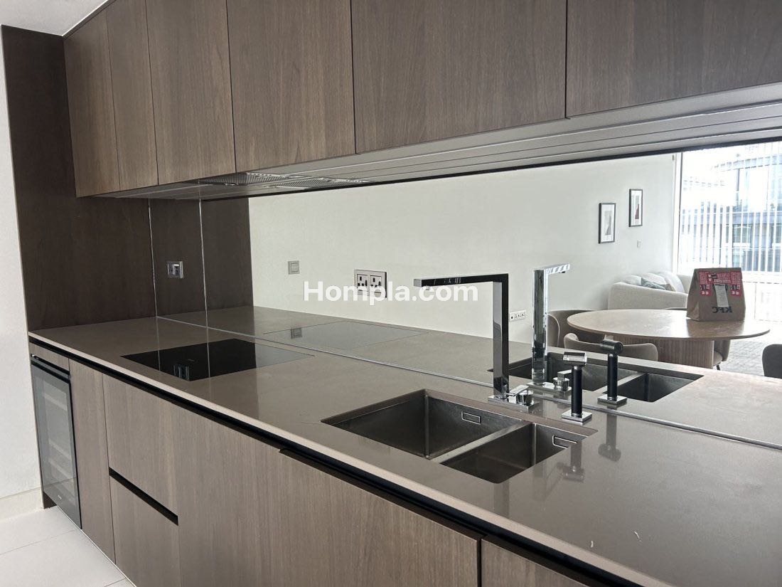 Sugar Quay apartment