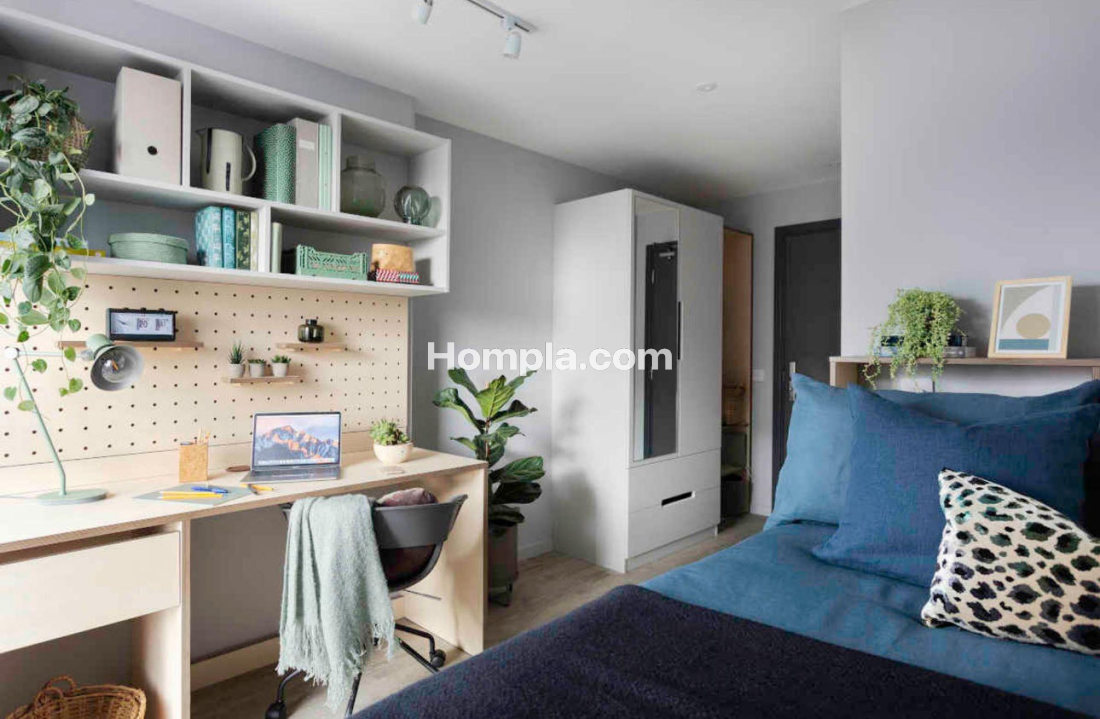 bridle work apartment