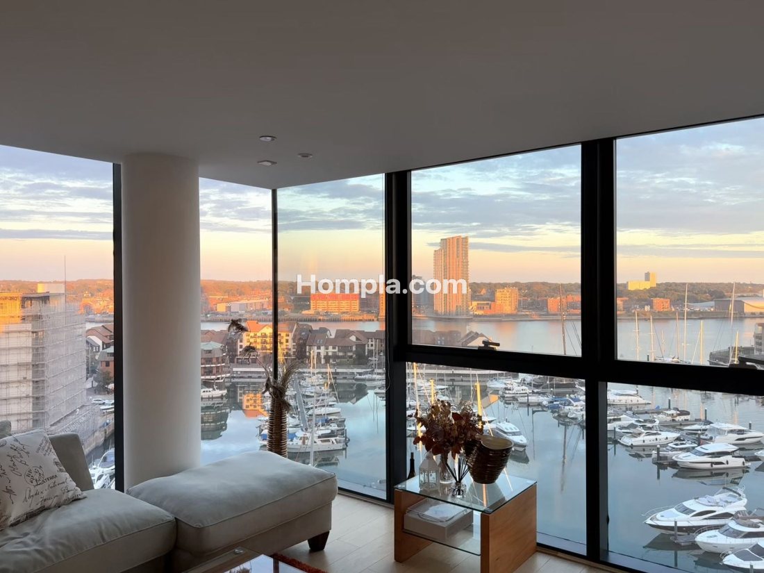 Moresby&Hawkins tower apartment