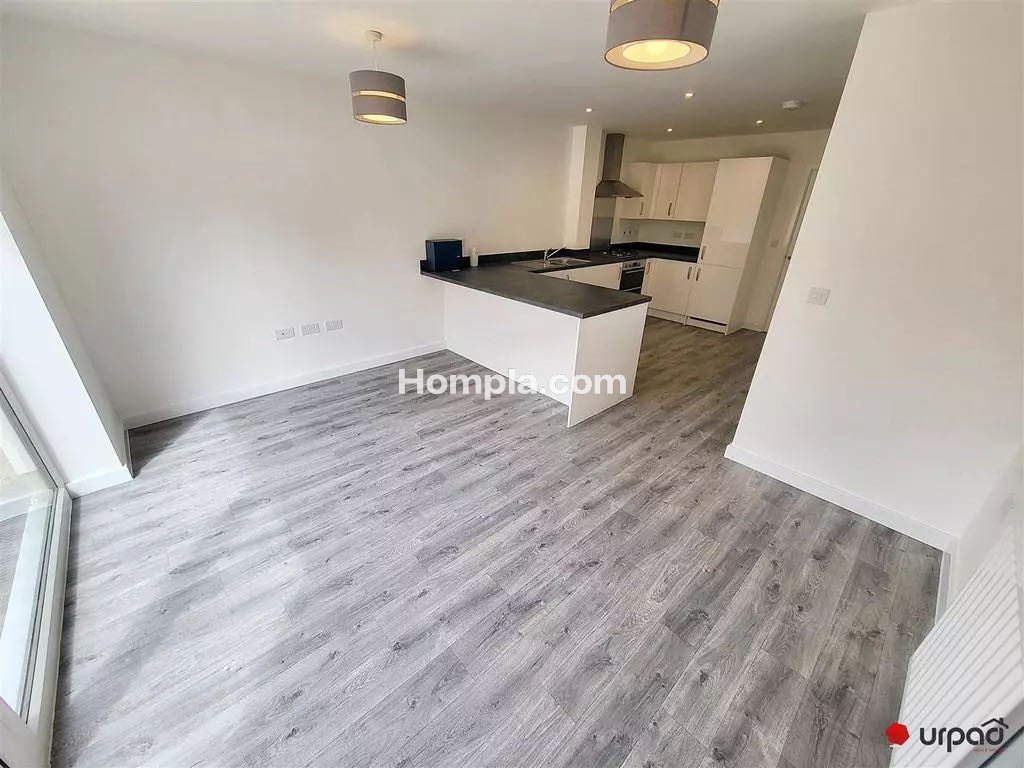 84 Crop Leaze apartment