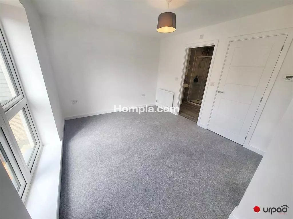 84 Crop Leaze apartment