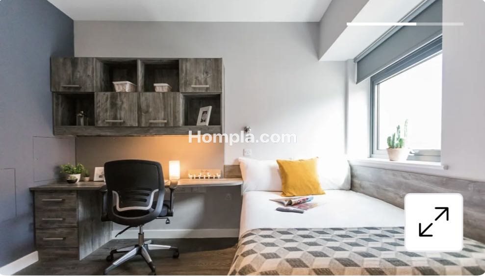 queens court apartment