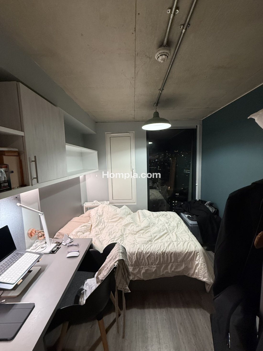iQ Aldgate apartment