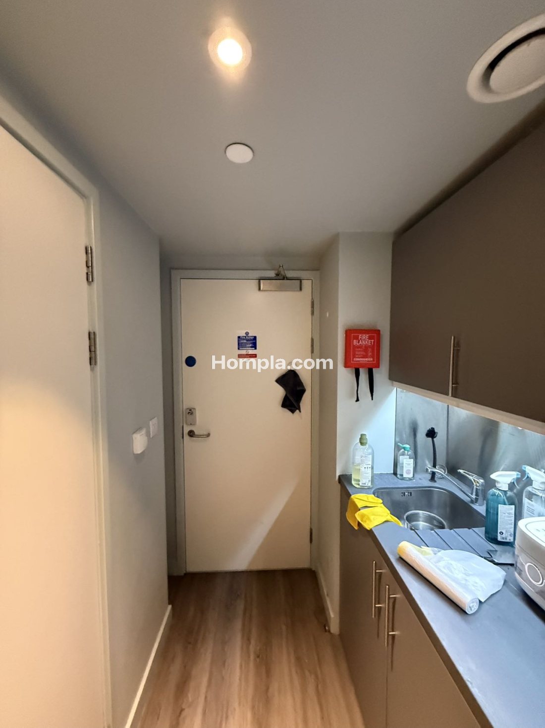 iQ Aldgate apartment