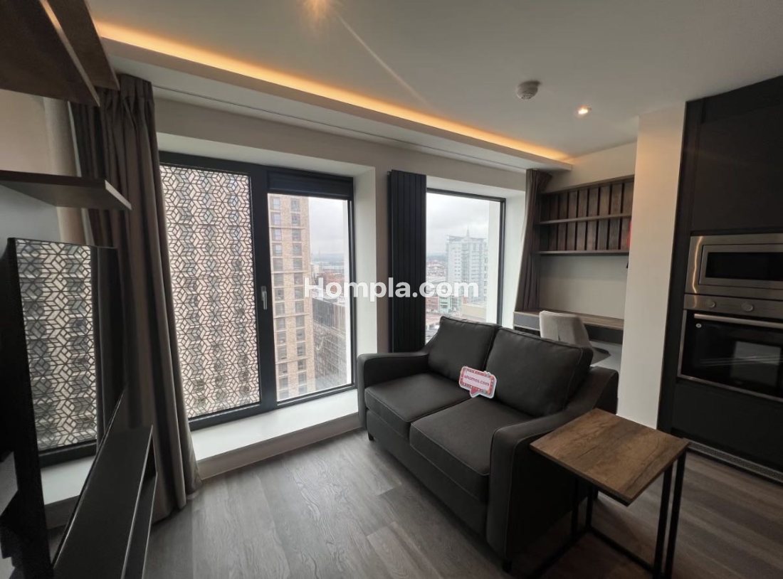 Live Oasis St Albans Place apartment