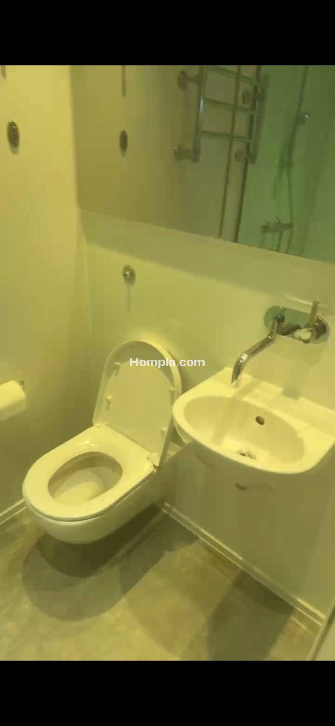 iQ East Court apartment