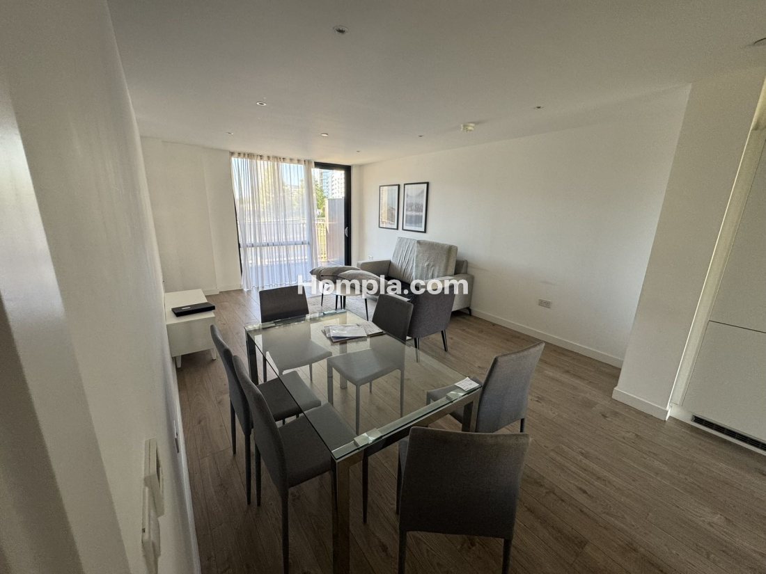 Giles House apartment