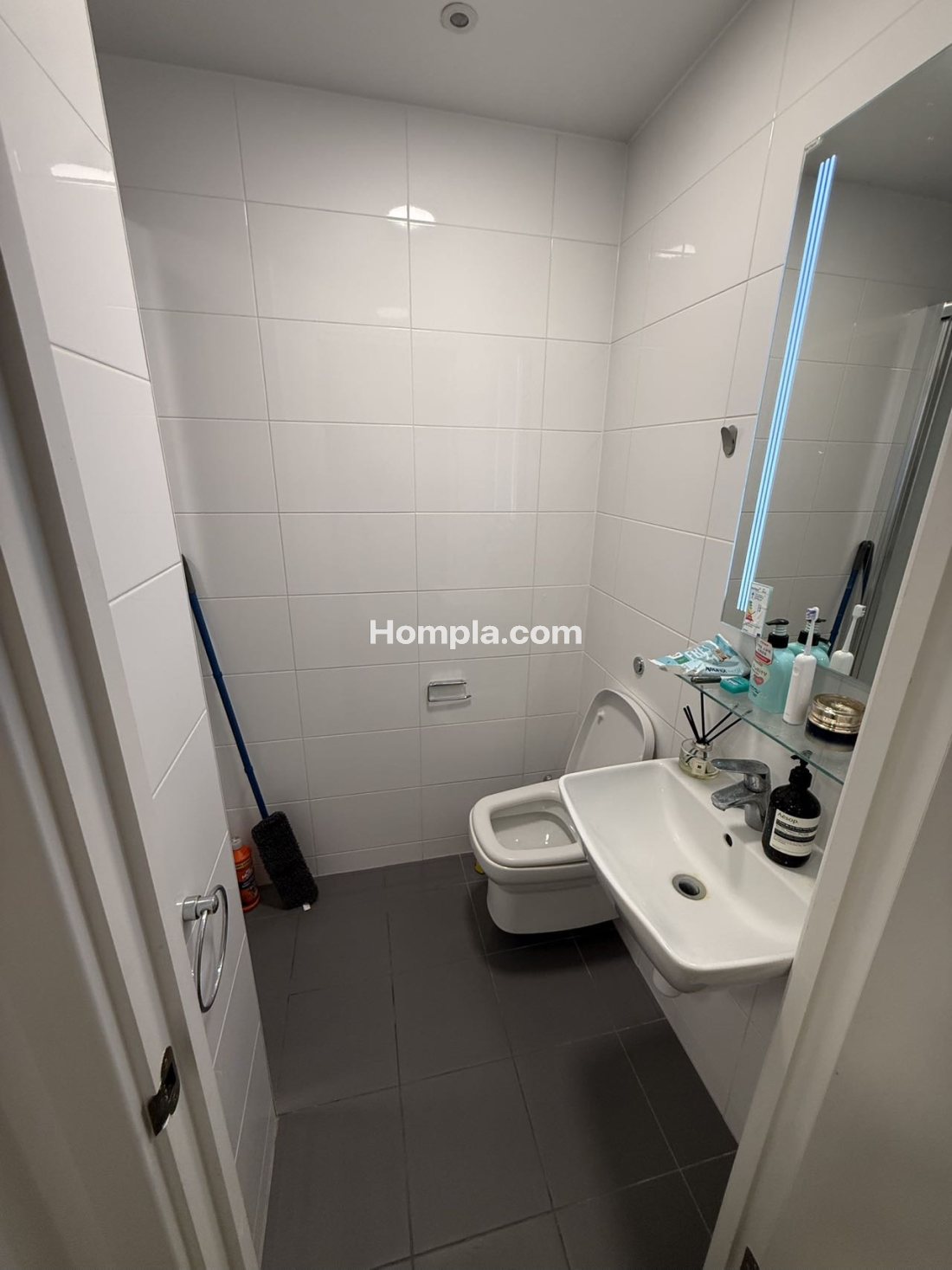 Chapter White City apartment