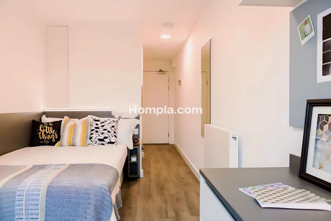 Chapter White City apartment