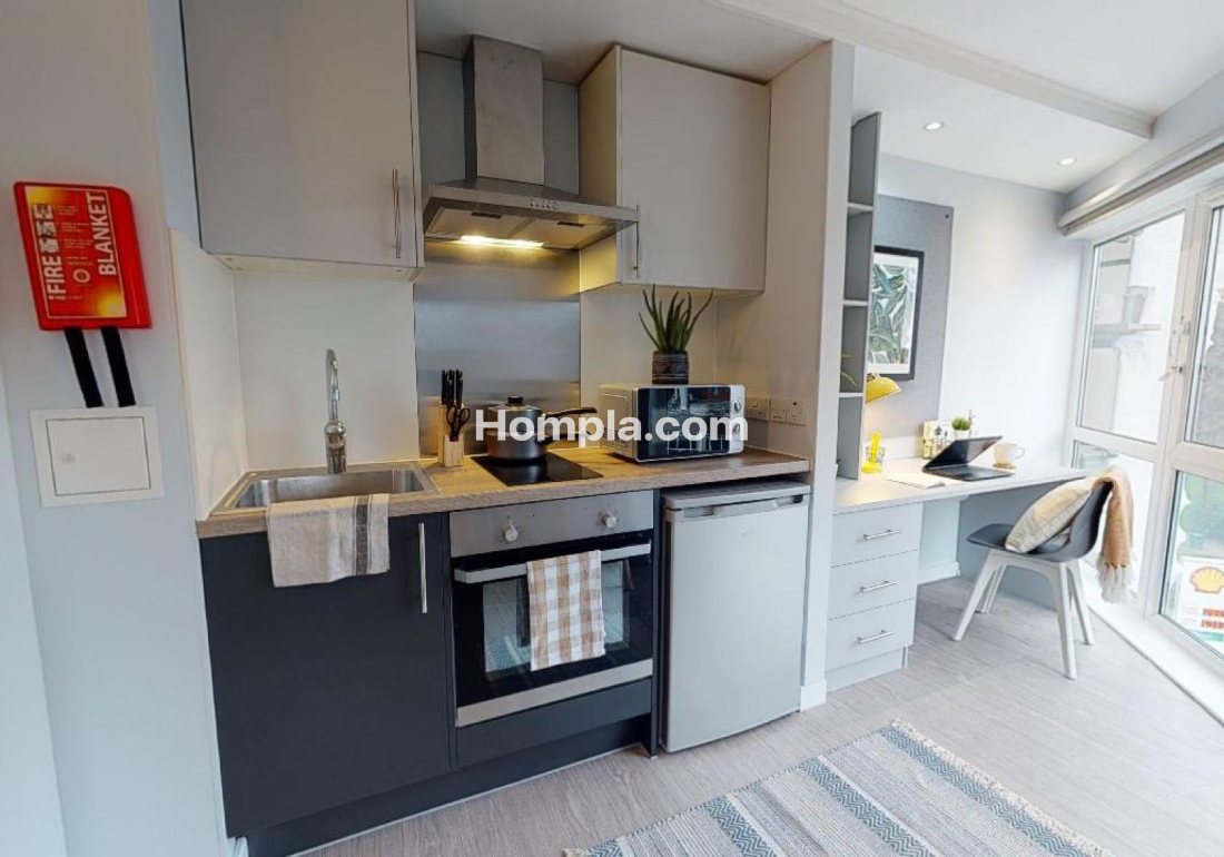 iQ Broderick House apartment