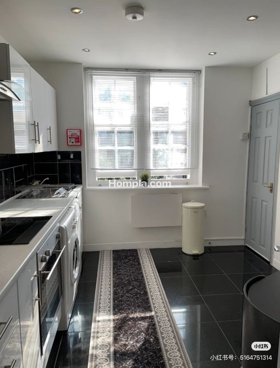 12Flat, Sinclair House, Sandwich St. apartment