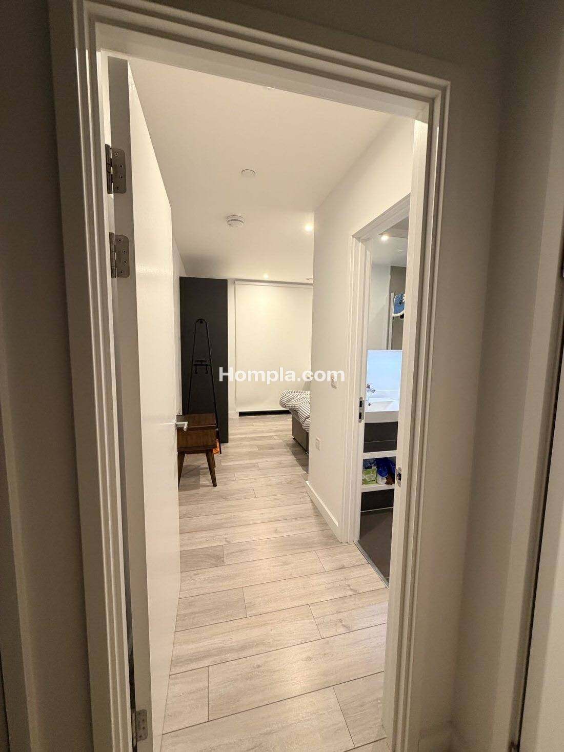 Park Central East apartment