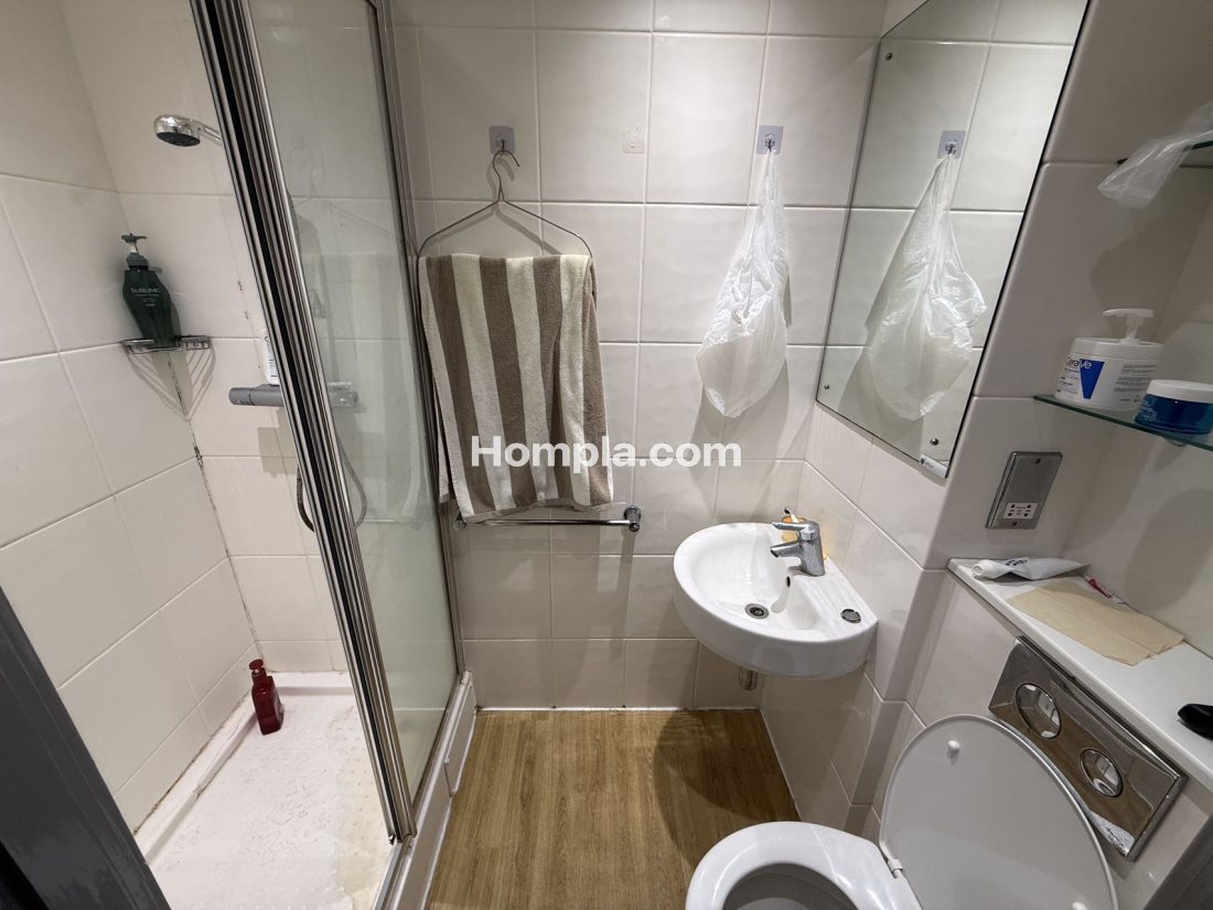 King Square Studios apartment