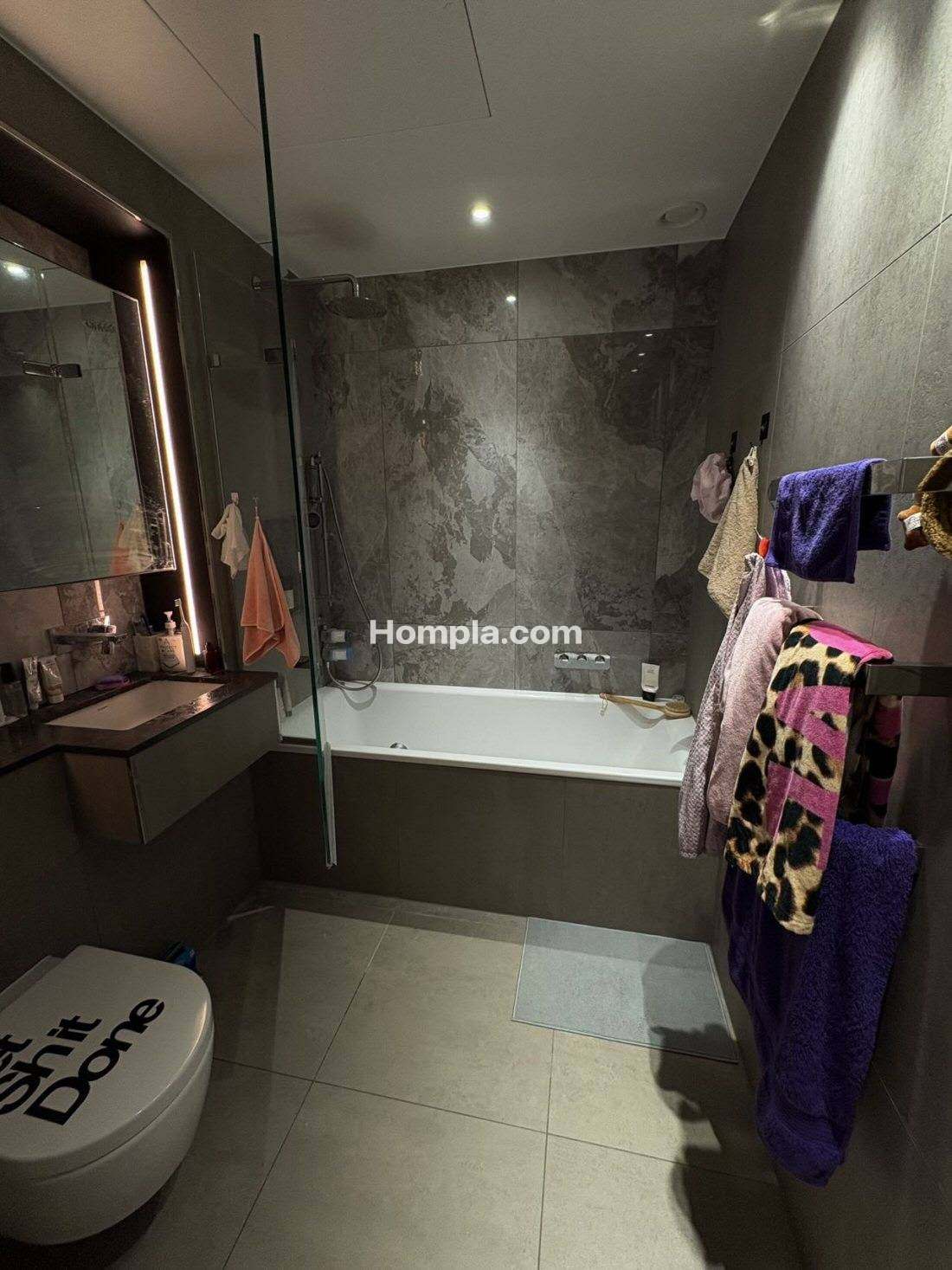 Carrara Tower apartment