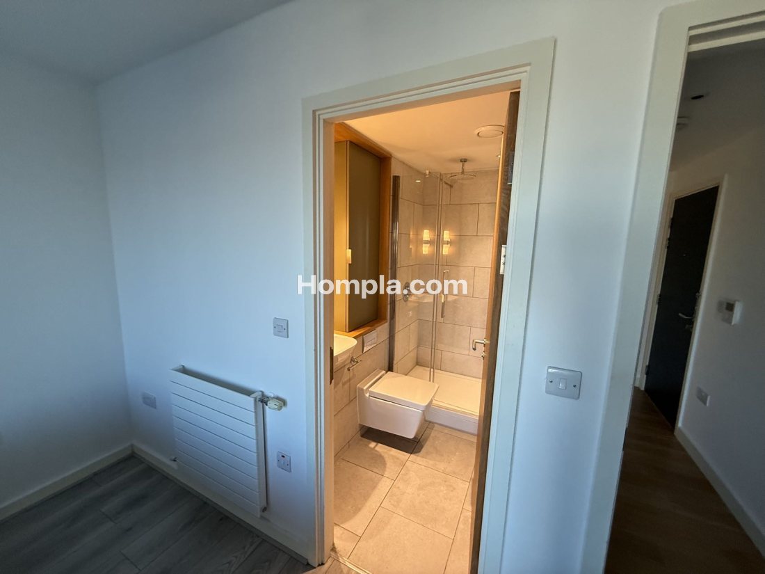Maud street apartment