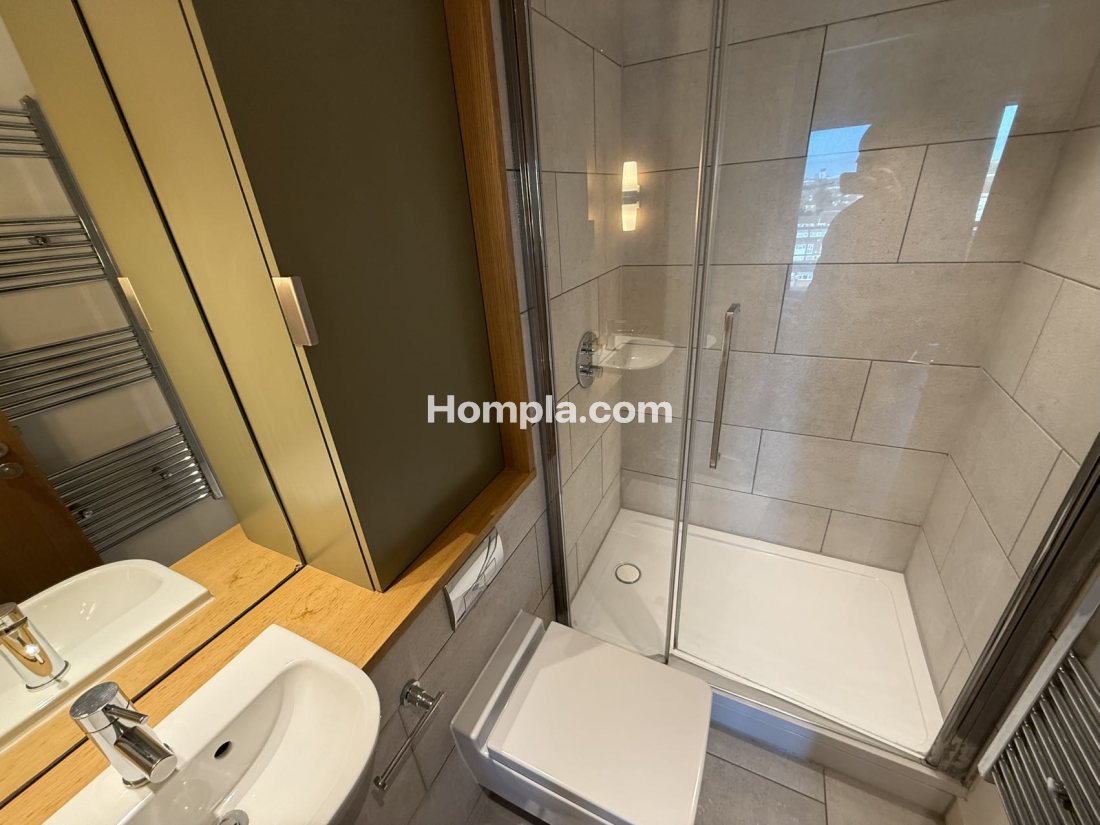 Maud street apartment