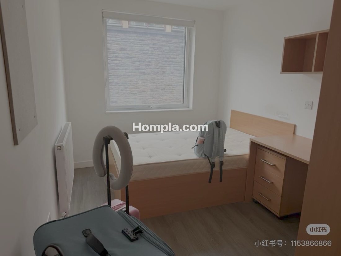 Print hall apartment