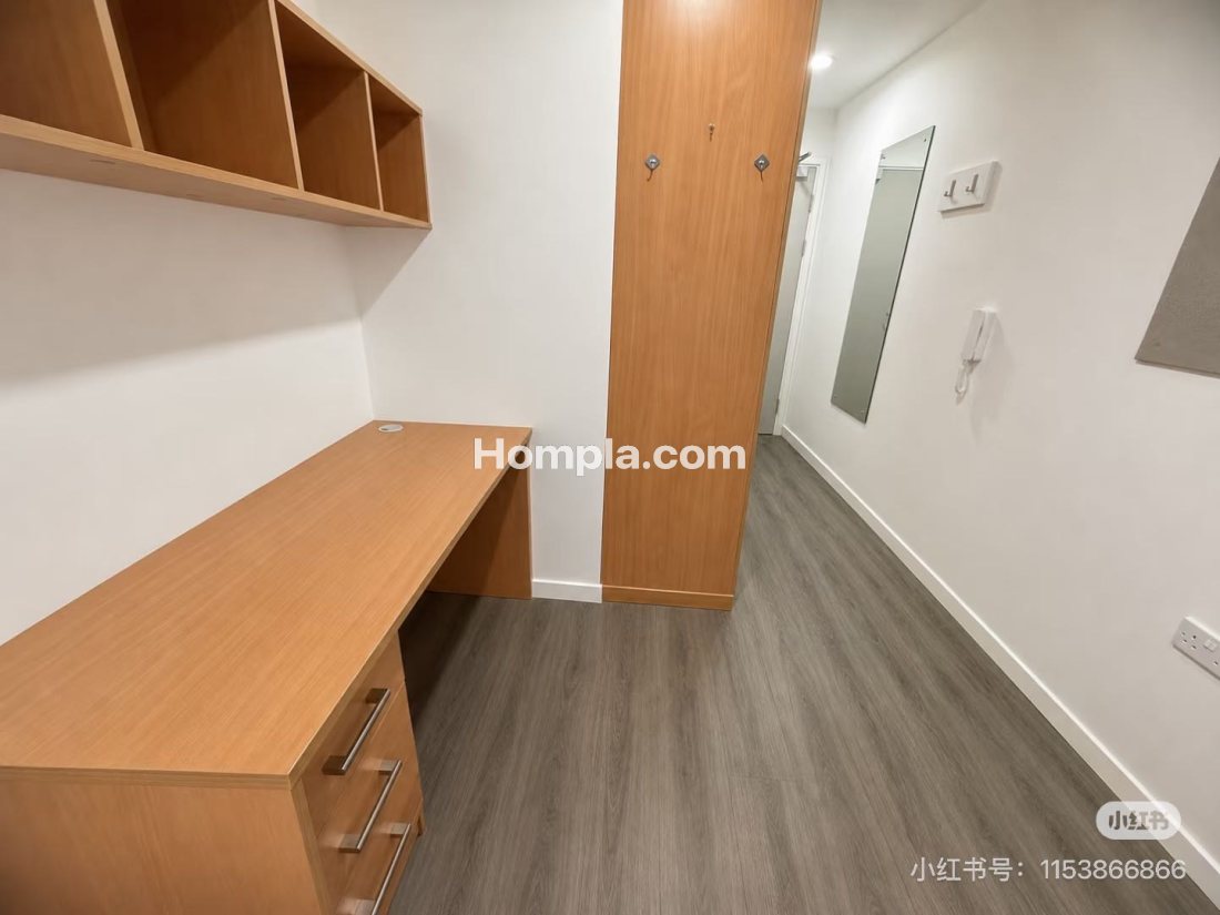 Print hall apartment