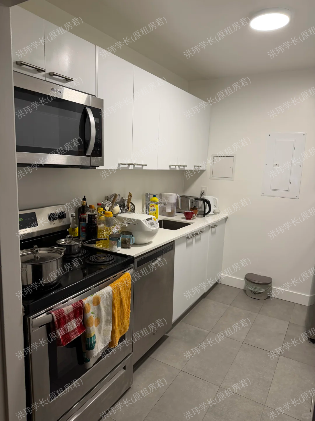 240 Oriole Parkway Apartment公寓