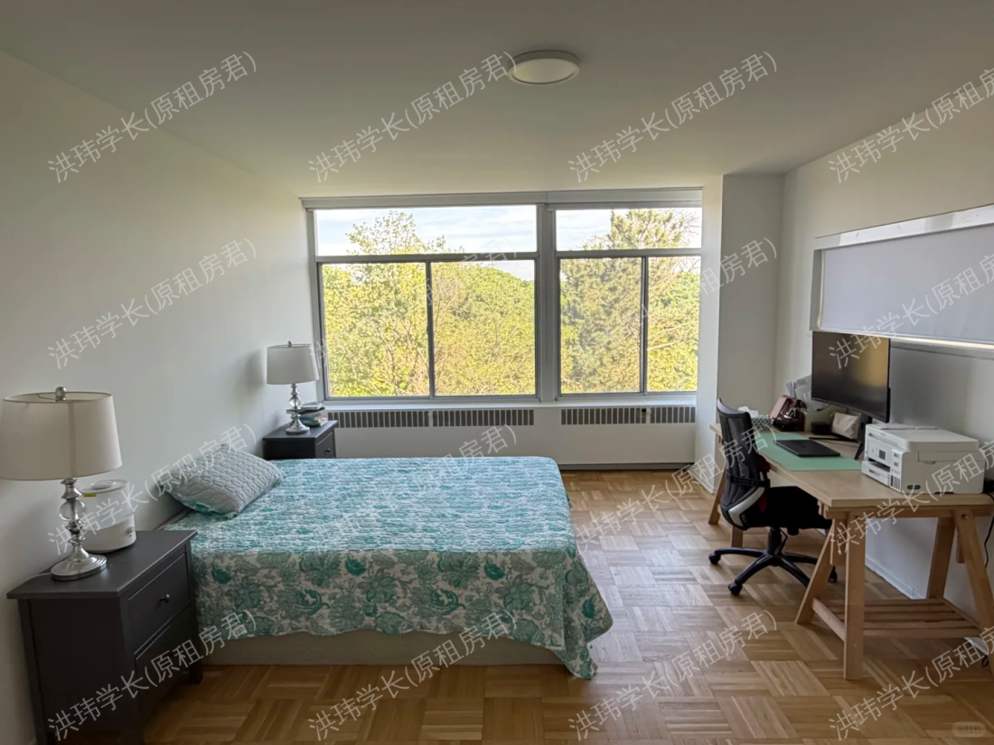 240 Oriole Parkway Apartment公寓
