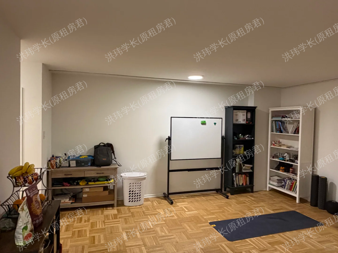 240 Oriole Parkway Apartment公寓