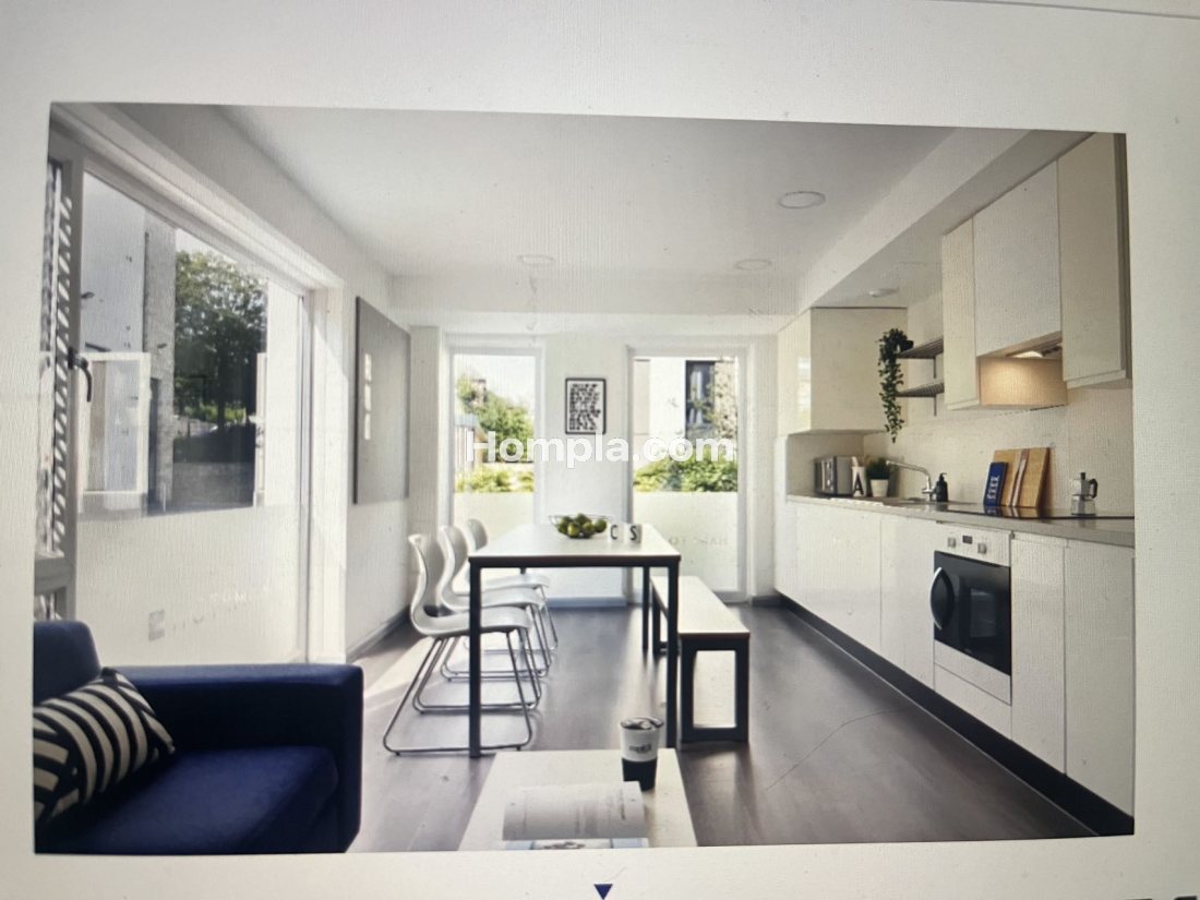 Hampton Square apartment