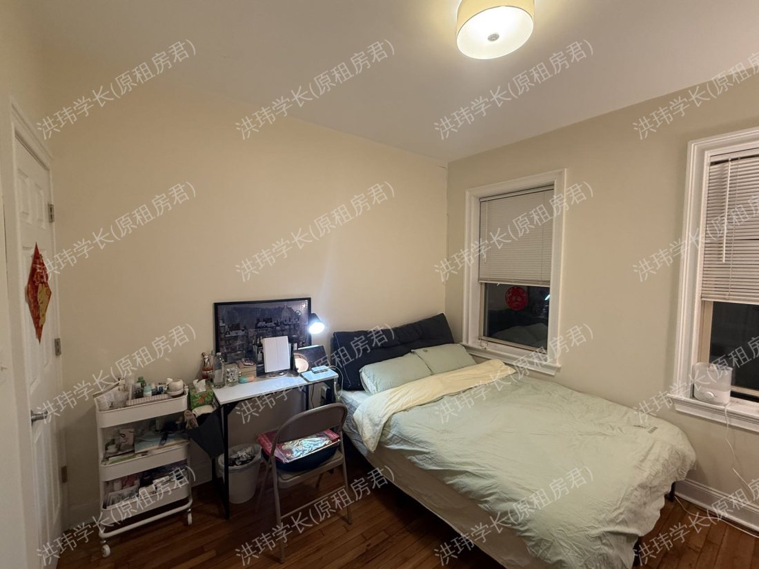 Landmark Square Apartments公寓
