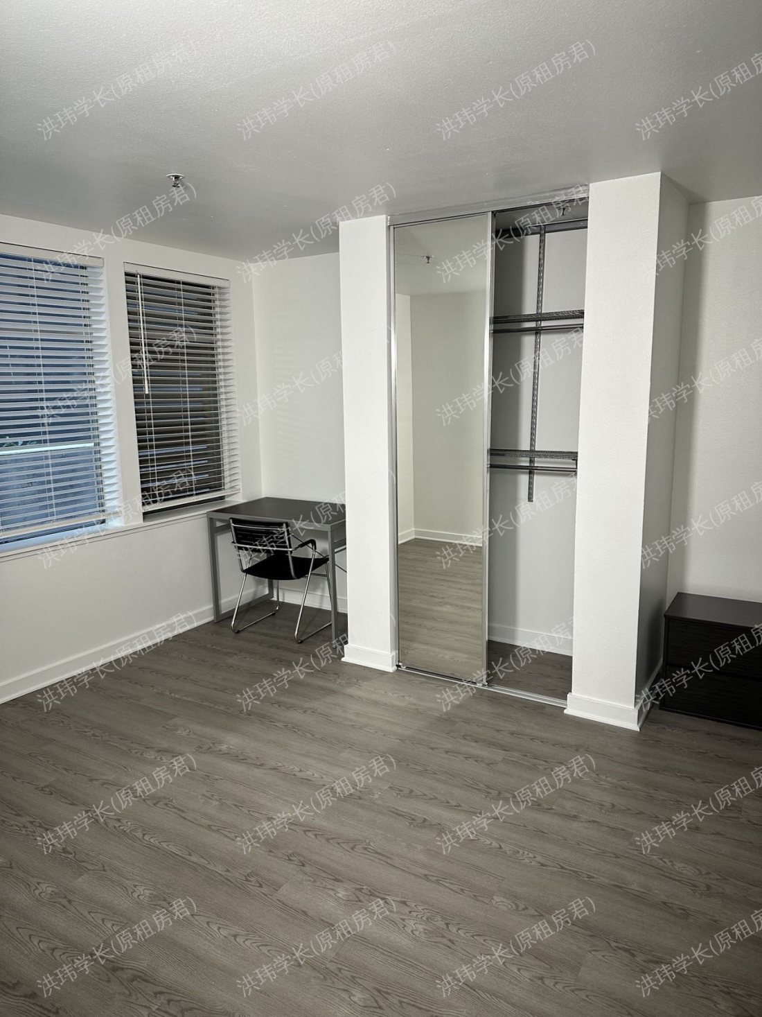 Sterling University Avenue Apartments公寓