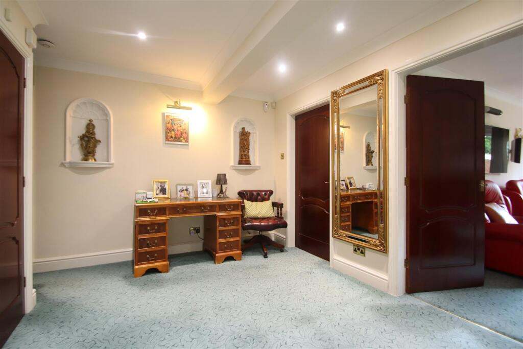 rooms picture