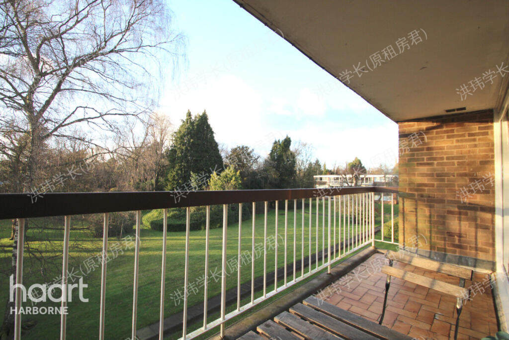 53 Woodbourne公寓