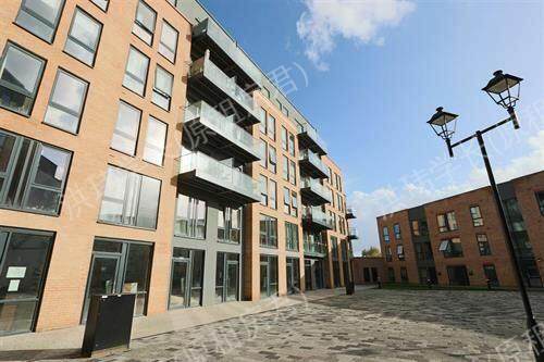 13 Carmen Beckford St公寓