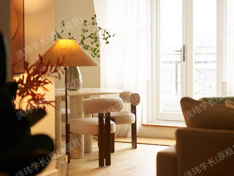 77 Randolph Ave.公寓
